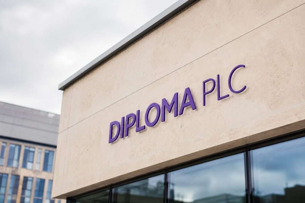 Diploma PLC Stock Holds Close to Record as FTSE 100 Steadies and Guidance Hike Stays in Focus