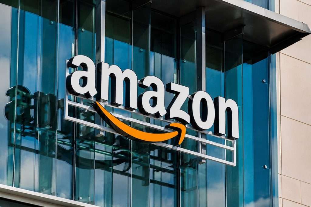 Amazon Shares: Corning Deal Puts Focus on AI Spending
