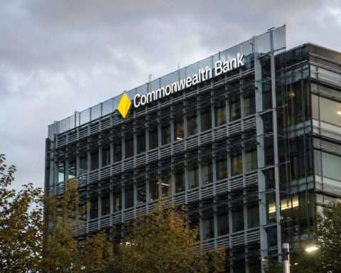 Commonwealth Bank Shares Slip as Australia’s Mortgage Giant Faces a Fresh Test