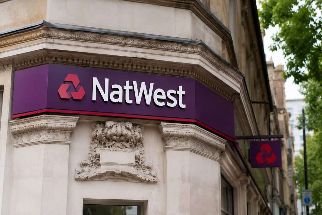 NatWest shares slip below 590p as investors test the UK bank rally before BoE decision