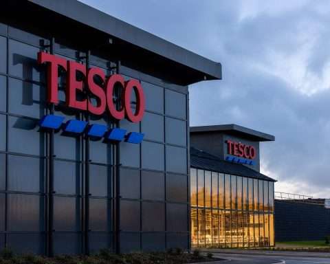 Tesco PLC share price rises before a key June test for its market-share run