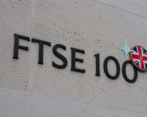 UK stock market today: FTSE 100 rises, but oil and rate fears keep London on edge