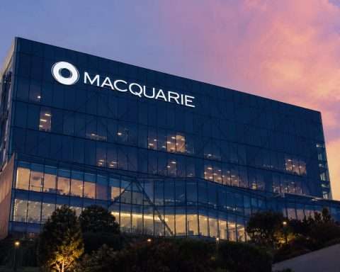 Macquarie Group Down as ASX 200 Drops; $1.25 Billion Note Deal Watched