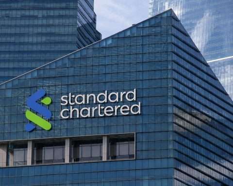 Standard Chartered Shares Climb 4% in London as European Banks Advance