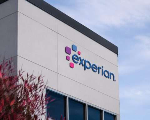 Experian Shares Rebound After Two-Day Slide as Investors Weigh FY27 Growth and AI Push