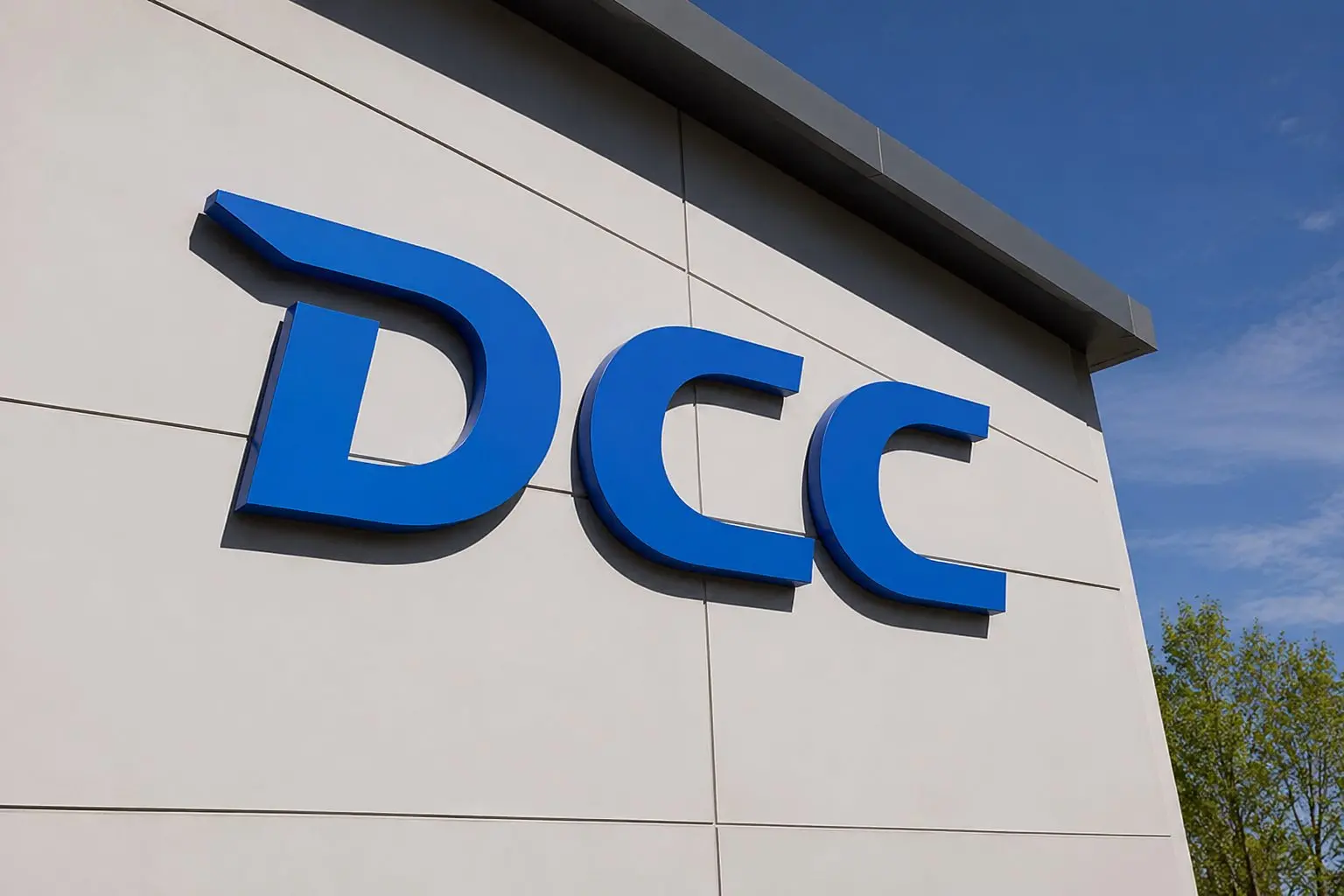 DCC Plc Trades Steady at 6,130p After KKR Bids £5.7 Billion, July in Focus