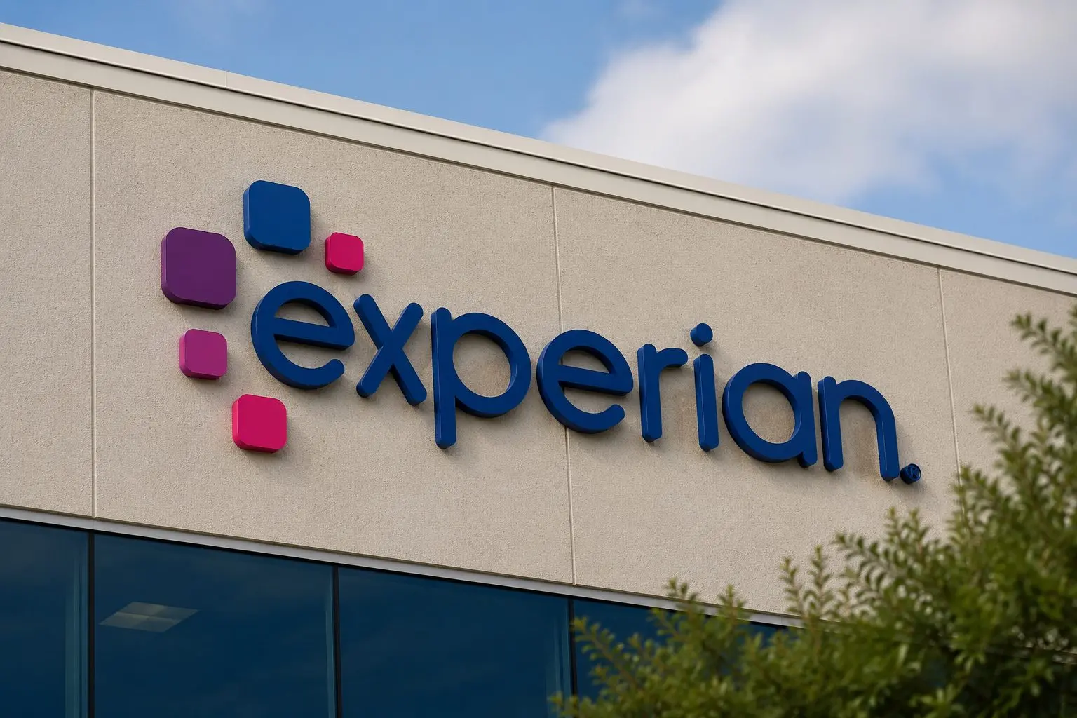 Experian Shares Recover While FTSE 100 Rally Puts AI and Credit Growth in Focus