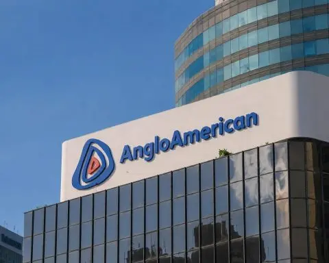 Anglo American Stock Jumps as Copper Rally and Teck Merger Hopes Put AAL Back Near Highs