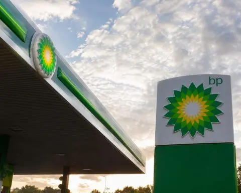 BP shares drop as FTSE 100 rises, Gulf divestment report brings debt strategy into view