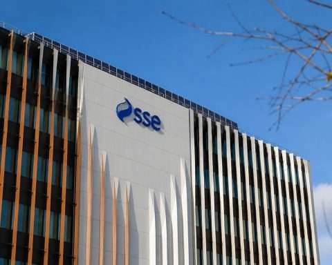 SSE Share Price: Annual Report Puts £33bn Grid Growth Plan and July Update in Focus