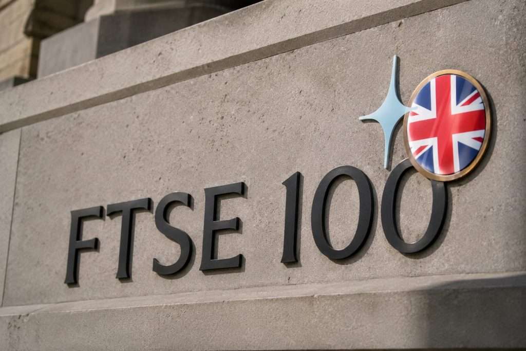UBS Eyes FTSE 100 at 12,300; London Stocks Watch Oil, Rates, Sterling