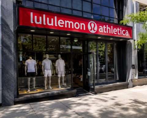 Lululemon Shares Drop Again as U.S. Sales Slowdown Stalls Recovery Moves