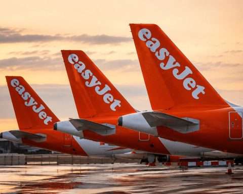 easyJet Trades Higher With Oil Falling As Castlelake Bid Deadline Arrives