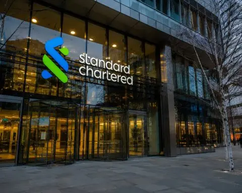 Standard Chartered Stock Climbs; Buyback Support Puts Attention on July Results