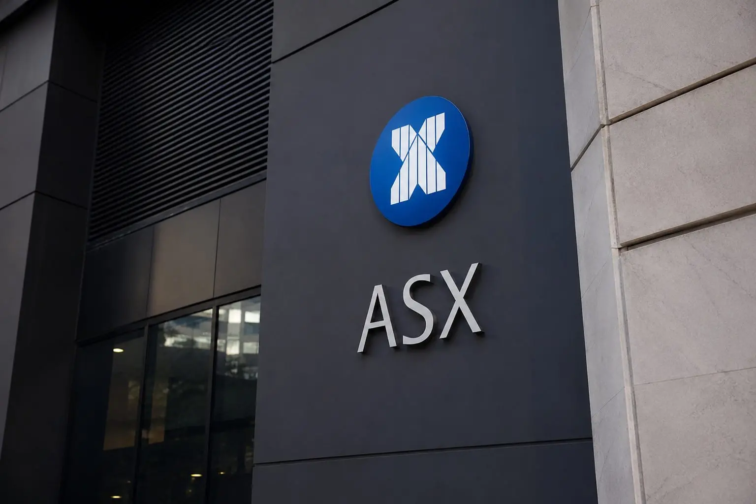 ASX 200 Touches Eight-Week Peak Ahead of RBA Decision; Oil Drops
