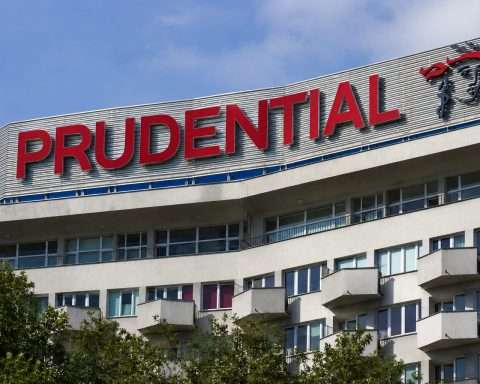 Prudential Stock Rises as FTSE Rebound and Buyback Support Asia Insurer