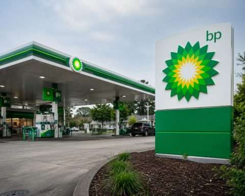 BP drops on oil weakness as O’Neill reset faces pressure, Shell down too