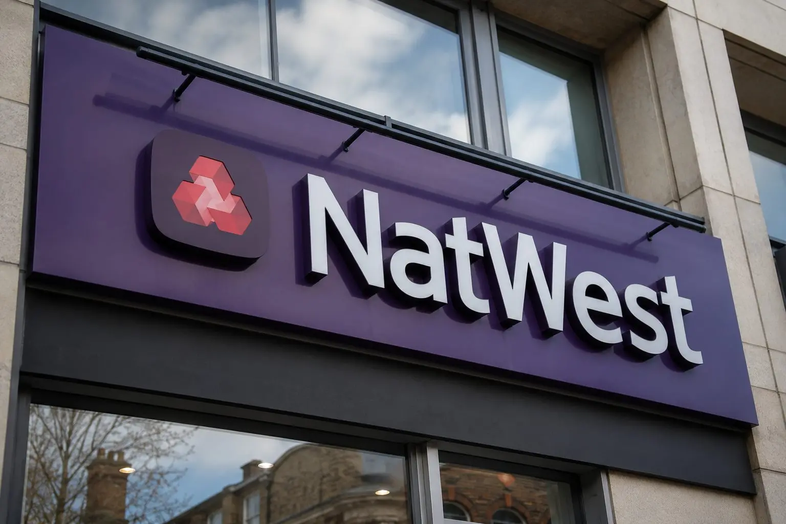 NatWest shares edge higher as UK inflation steadies before Bank of England decision