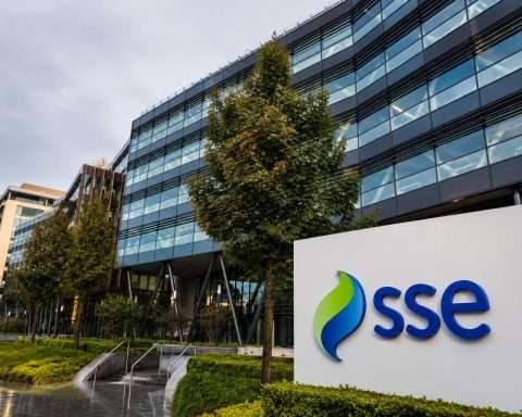 SSE PLC falls with UK utilities ahead of Bank of England rate decision