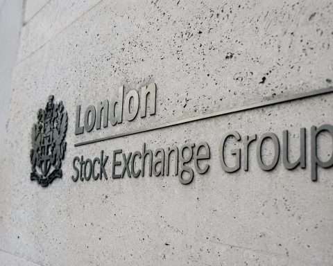 LSEG drops 3.6% after Redburn warns on AI revenue