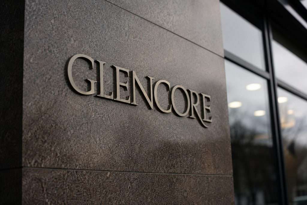 Glencore (LSE: GLEN) Gains Back 38% After Friday Drop, Focus on 572p Level
