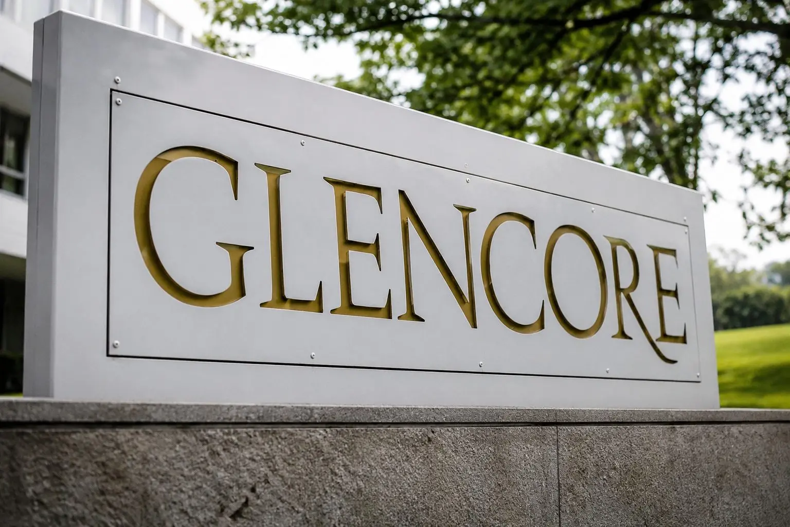 Glencore falls harder than copper ahead of August standstill deadline