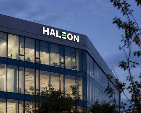 Haleon PLC (LON:HLN) rises after report of Thorne bid puts focus on possible cash move