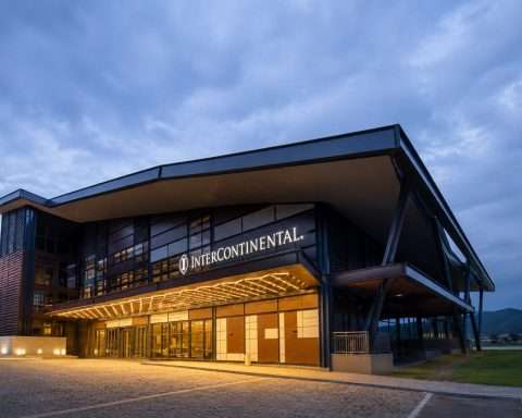 InterContinental Hotels Group Shares Hit 2026 High as Buybacks and Hotel Demand Put August Results in Focus