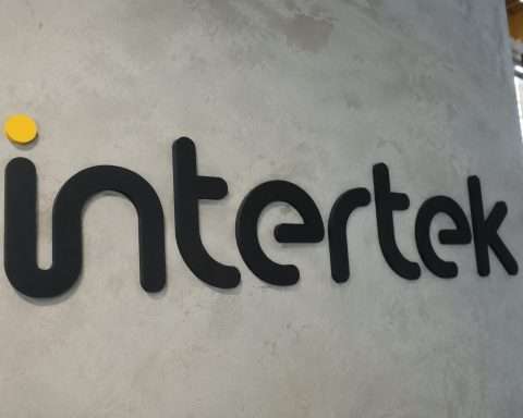 Intertek Closes the Week at 5,805p, Still 3.3% Off EQT Offer