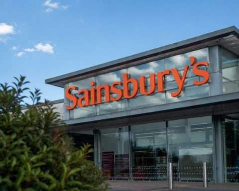 J Sainsbury Shares Dip; Asda Books Loss, Tesco Growth Cools