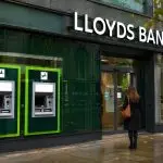 Lloyds (LON:LLOY) buyback questioned as mortgages drop, stock eyes 109p