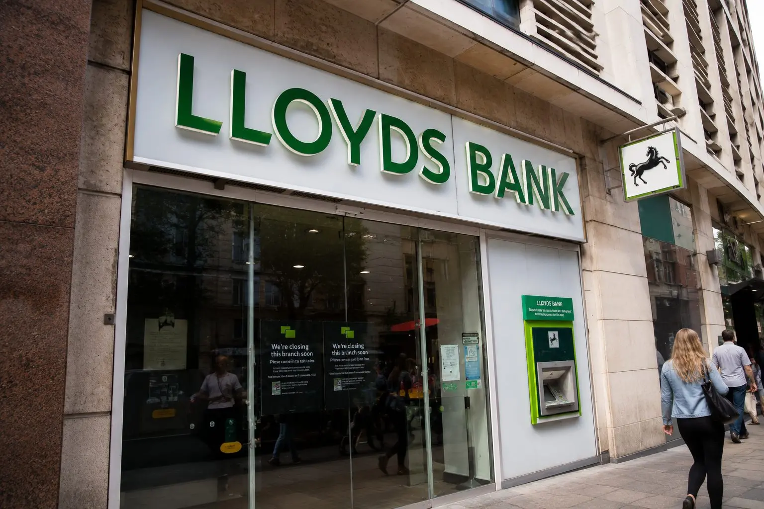 Lloyds shares gain 4% as investors weigh buyback, rates, and motor finance risk
