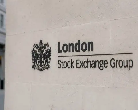 London Stock Exchange Group stock slips under buyback price with gap growing