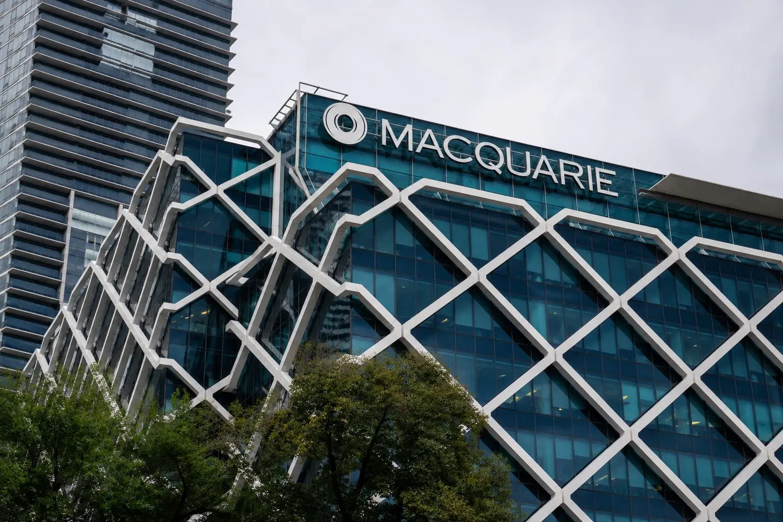Macquarie Group says it holds 5.12% stake in Tabcorp