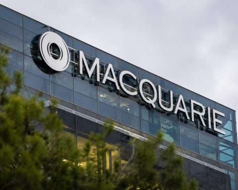 Macquarie Group Limited (ASX:MQG) stock pinned below record as filings crowd thin week