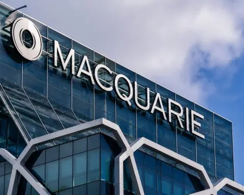 Macquarie Group Shares Hover Around 52-Week High Amid ASX Advance