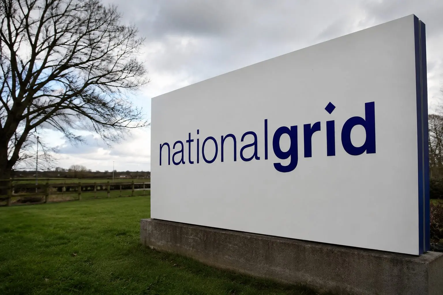 National Grid (LON:NG) steady; UK storage plan raises grid capex questions