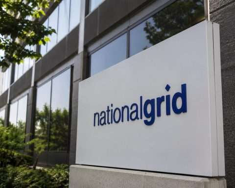 National Grid Shares Rebound 1.8% but End Volatile Week Nearly Flat
