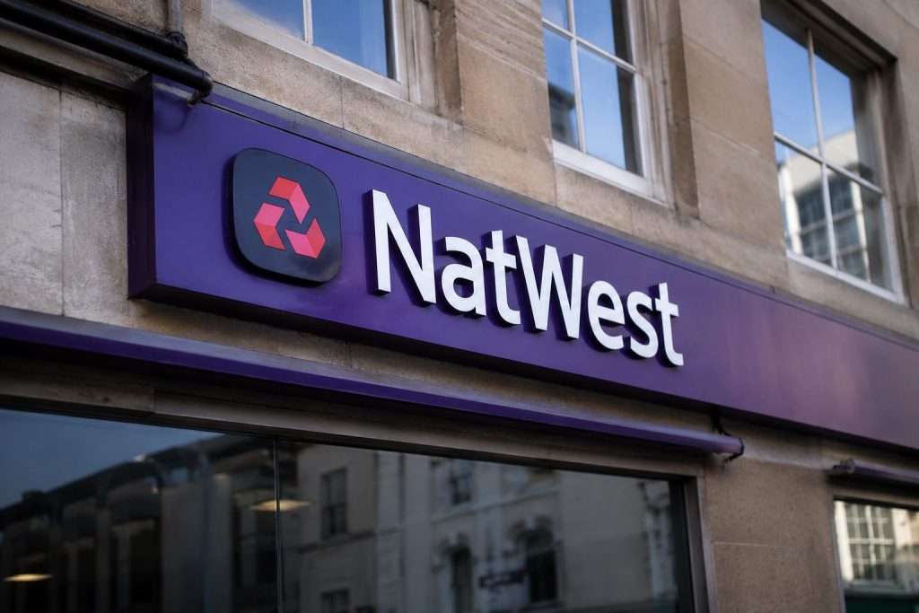 NatWest Shares Slip as Bank of England Rate Hold Clouds Margin Outlook