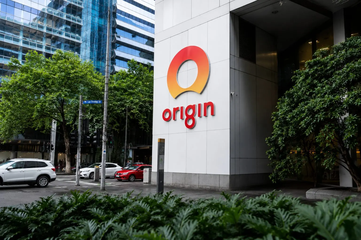 Origin Energy holds up as oil prices fall, Kraken worth 15% of value