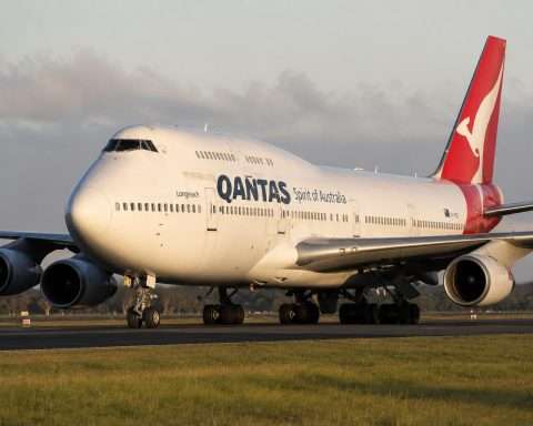 Qantas Shares Up 7.6% for Week, Oil Prices in Focus