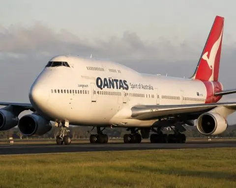 Qantas Shares Up 7.6% for Week, Oil Prices in Focus