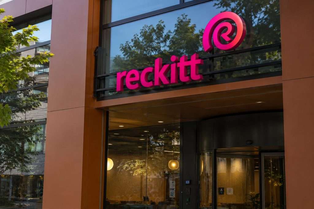 Reckitt Benckiser Drops at Close After £1 Billion Buyback Wraps Up