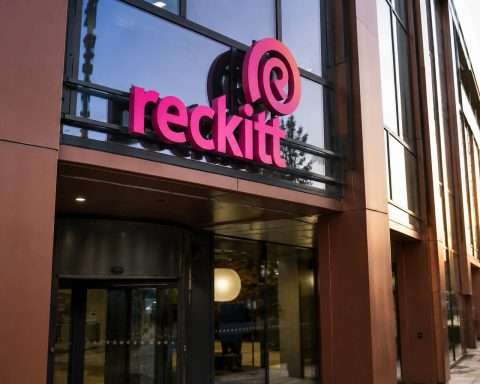 Reckitt shares slip after £1 billion buyback ends, cost risks linger