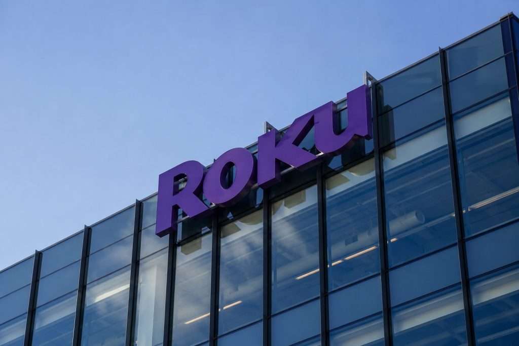 Roku Falls Even as Analysts Stick With $170 Target in Nasdaq Slump