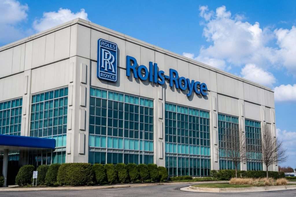 Rolls-Royce (LON:RR) shares slip 2% after new engine deals