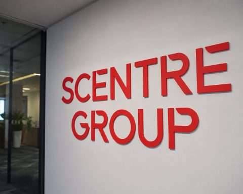 Scentre Group Drops to A$3.83 With Rate Worries Pressuring ASX Property