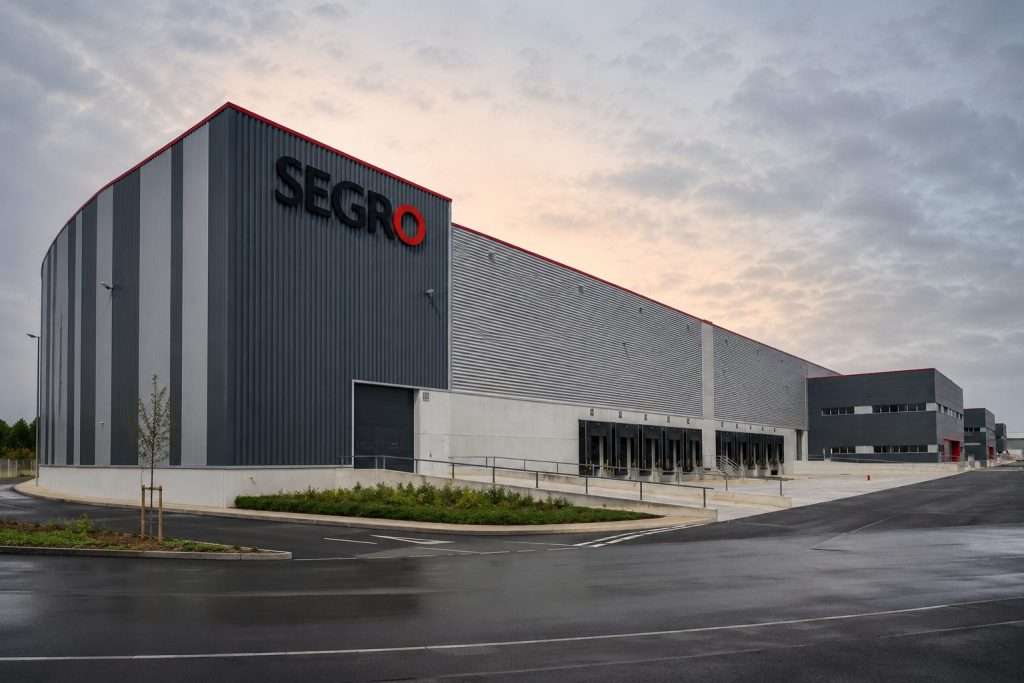 SEGRO Stock Jumps 16%, but £900 Million Gap Signals Doubt Over Prologis Bid