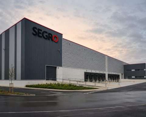 SEGRO Stock Jumps 16%, but £900 Million Gap Signals Doubt Over Prologis Bid