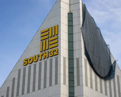 South32 (ASX:S32) slides as aluminium falls ahead of June quarter update